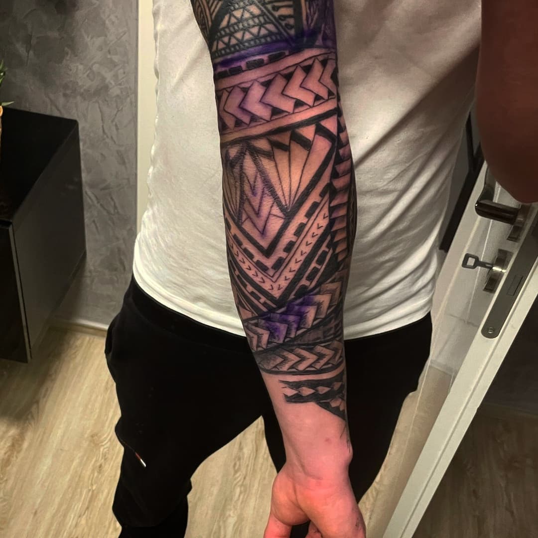 Maori Design Tattoo Neuss - Unterarm Aussen Kensenich